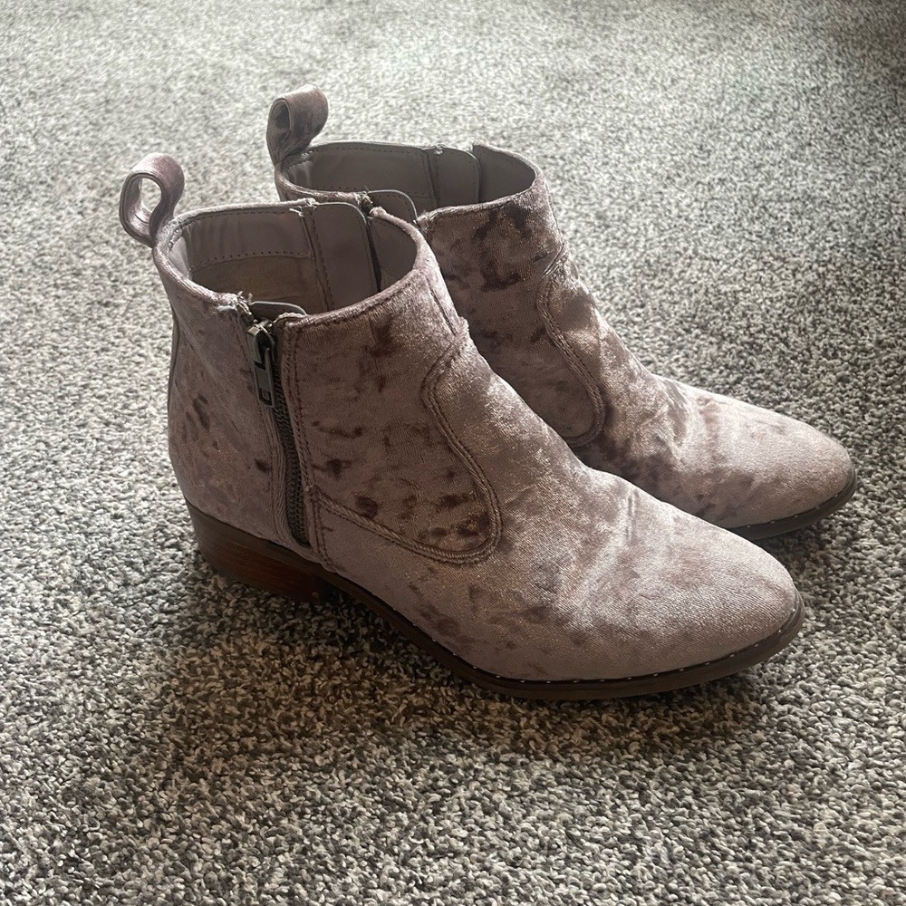Stylish Women's Velvet Ankle Boots in Grayish/Purple